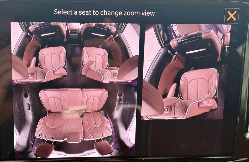 Used 2025 Chrysler Pacifica Pinnacle FWD image 31