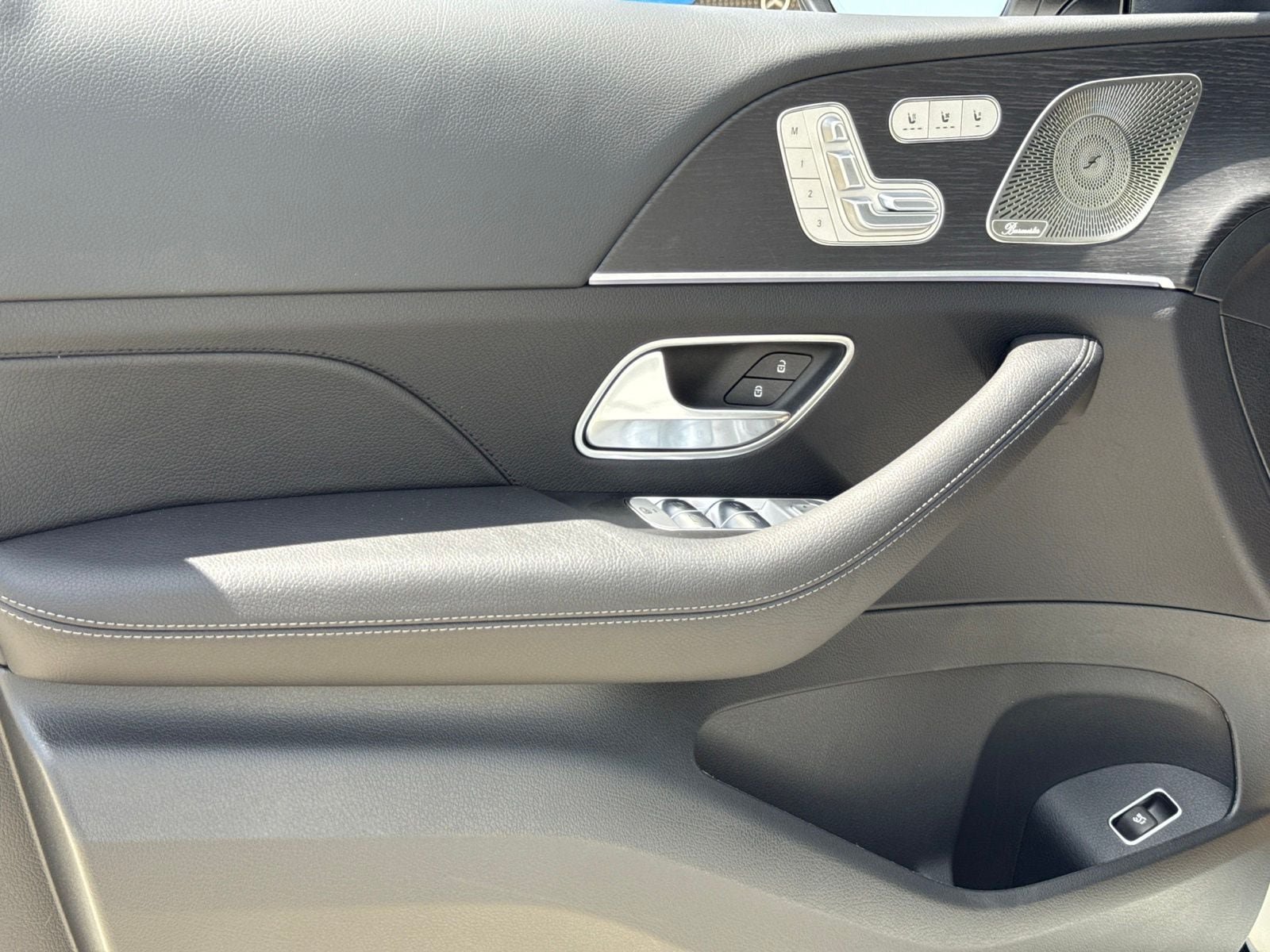 New 2026 Mercedes-Benz GLS 450 4MATIC image 17
