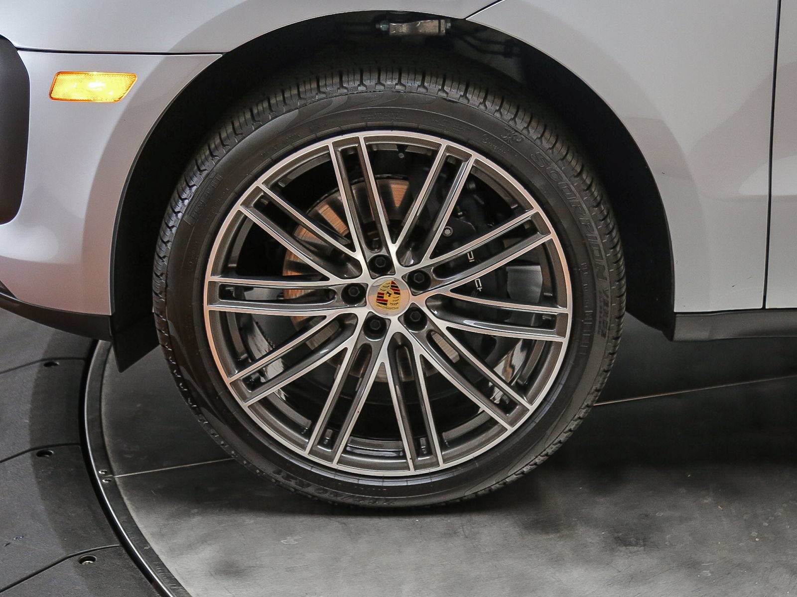 Certified 2026 Porsche Macan AWD/4WD image 13