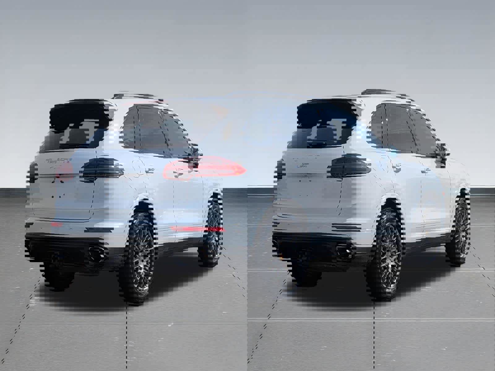 Used 2017 Porsche Cayenne Platinum Edition image 5