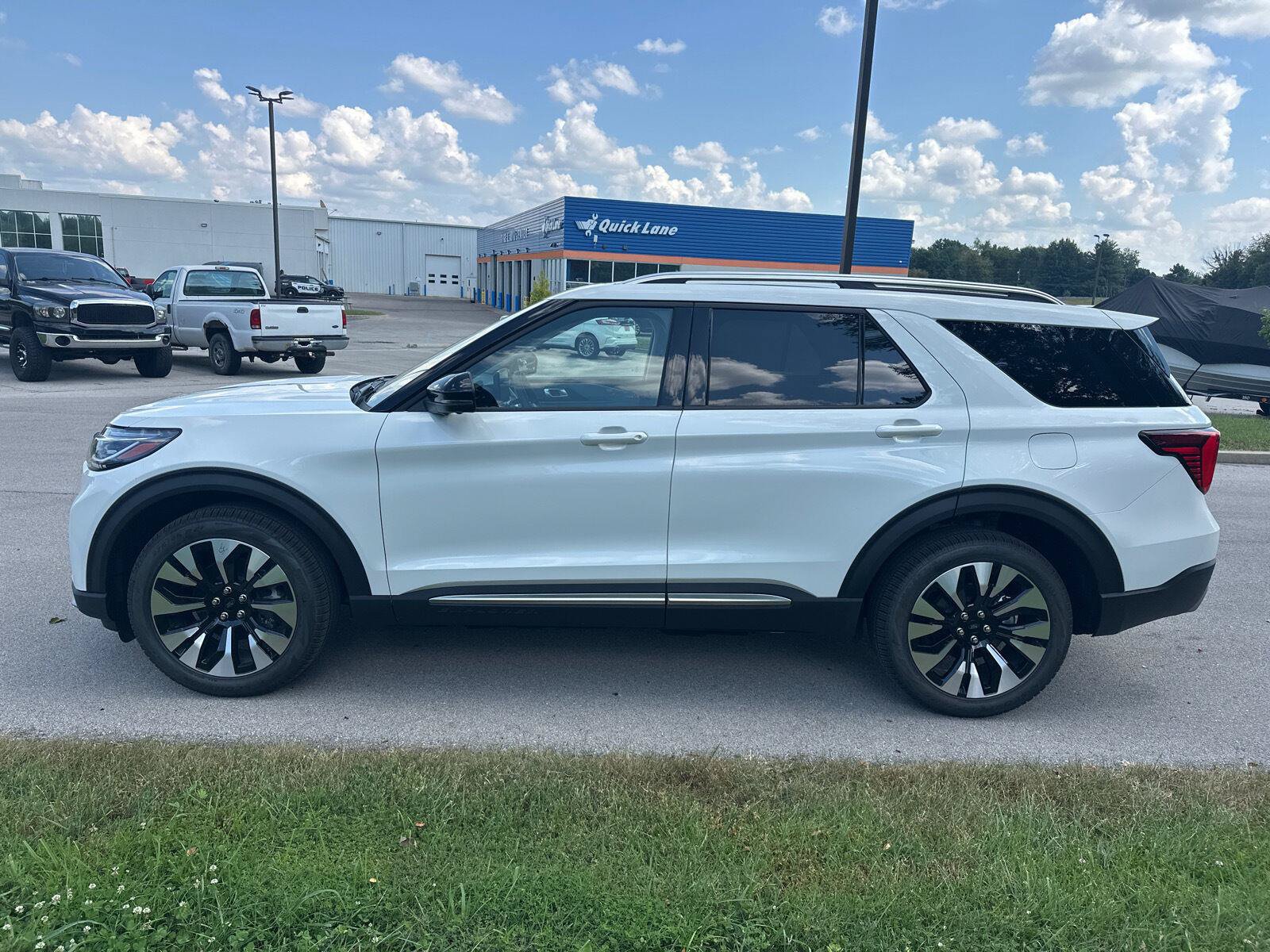 New 2026 Ford Explorer Platinum w/ LUX Leather Package AWD/4WD image 14