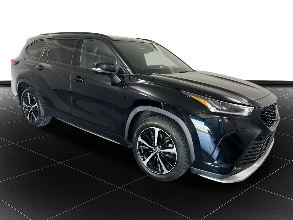 Used 2021 Toyota Highlander XSE AWD/4WD image 7