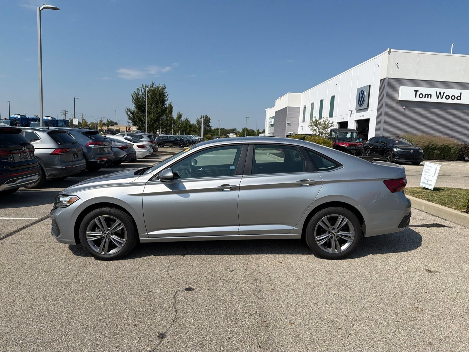Certified 2023 Volkswagen Jetta SE FWD image 8