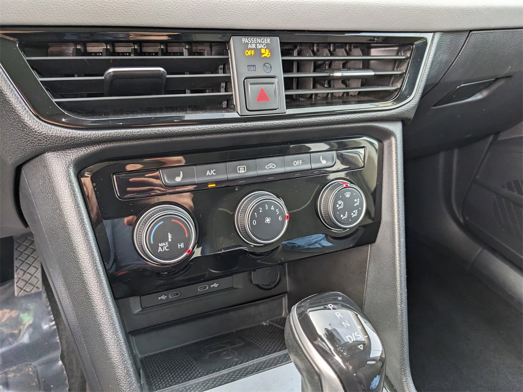 Certified 2023 Volkswagen Taos SE w/ Panoramic Sunroof Package image 27