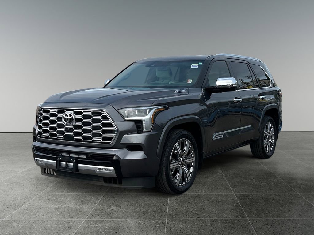 Used 2025 Toyota Sequoia Capstone image 3