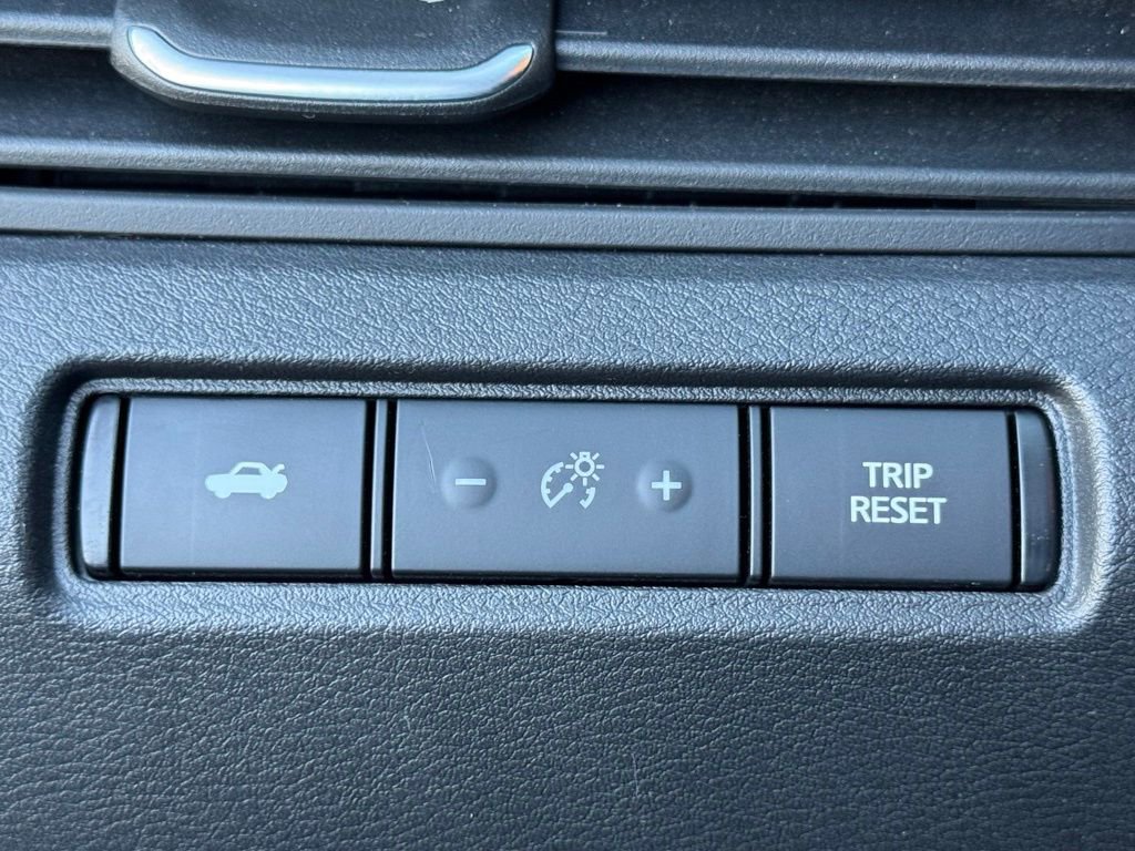 Used 2020 Nissan Altima 2.0 SR image 18