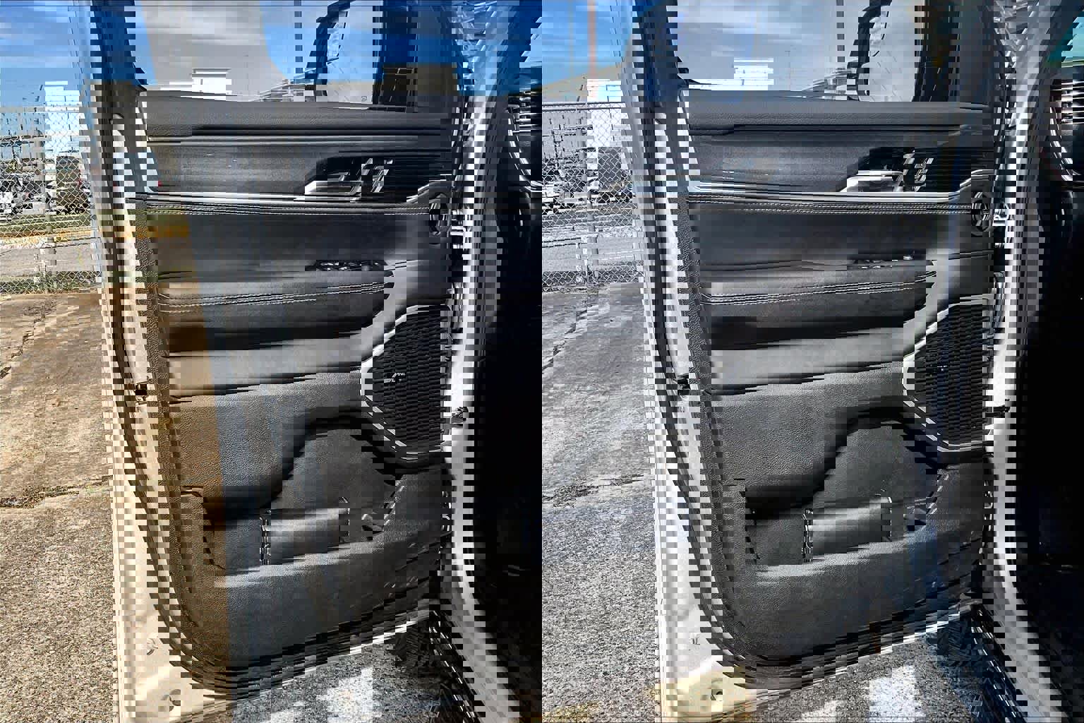 Used 2023 Jeep Wagoneer L 4WD image 18