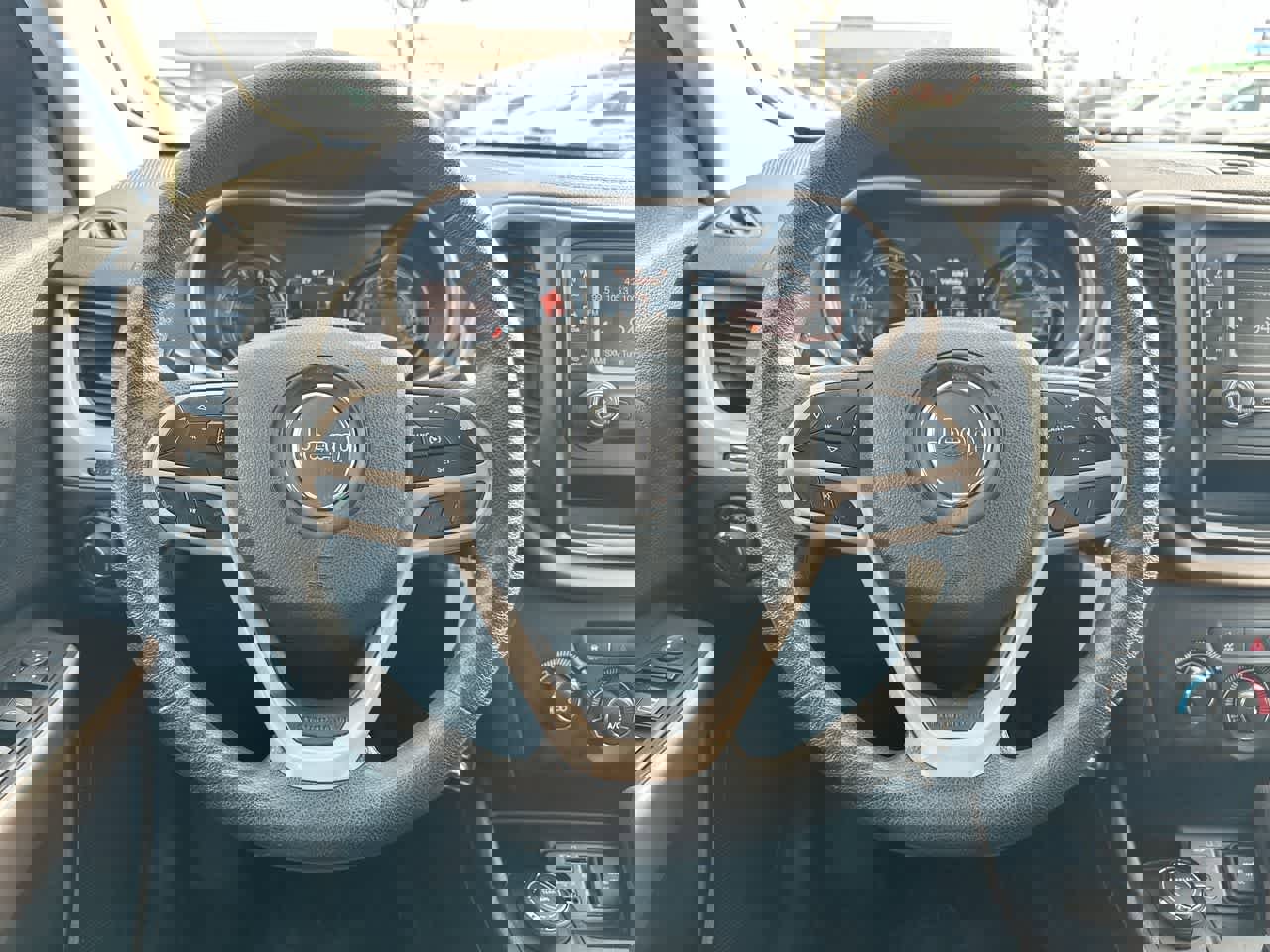 Used 2017 Jeep Cherokee Sport image 27