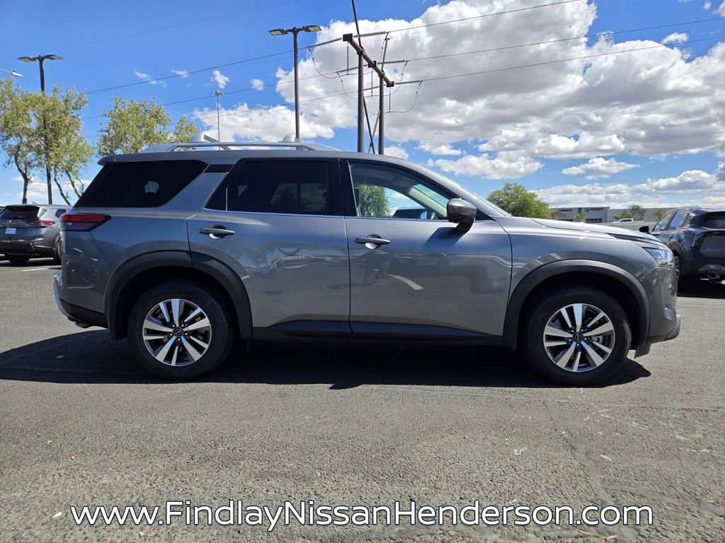 Used 2025 Nissan Pathfinder SL FWD image 7