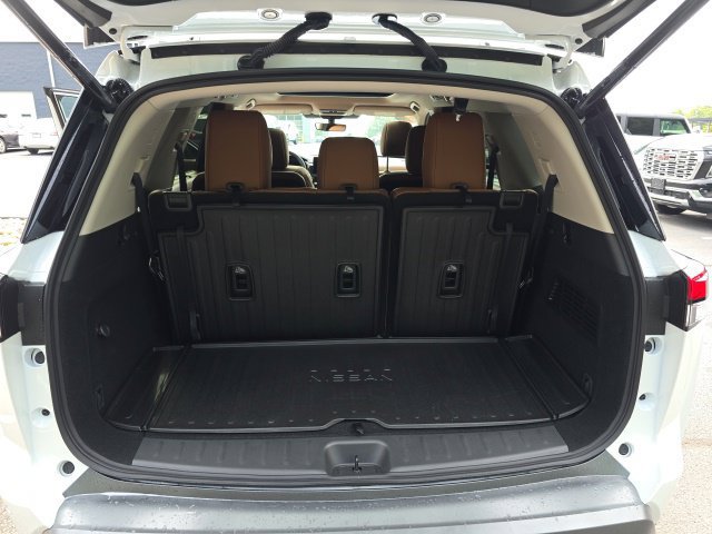 New 2026 Nissan Pathfinder Platinum AWD/4WD image 16