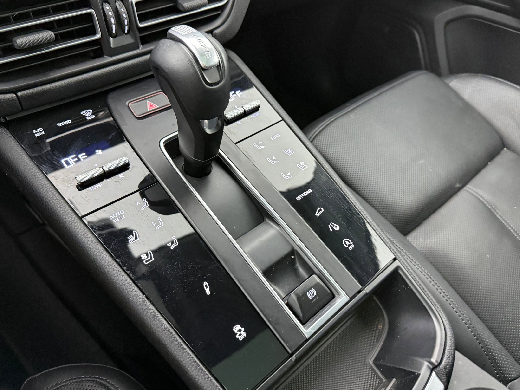 Certified 2023 Porsche Macan S image 26