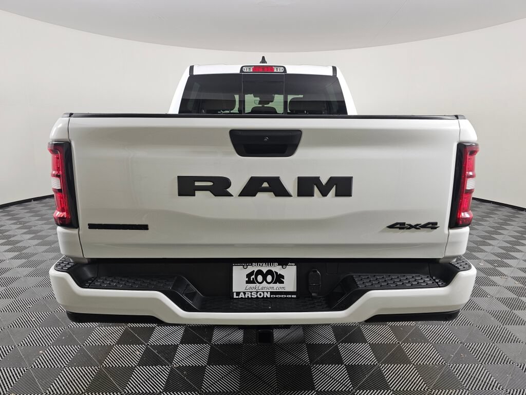 Used 2025 RAM 1500 Big Horn AWD/4WD image 4