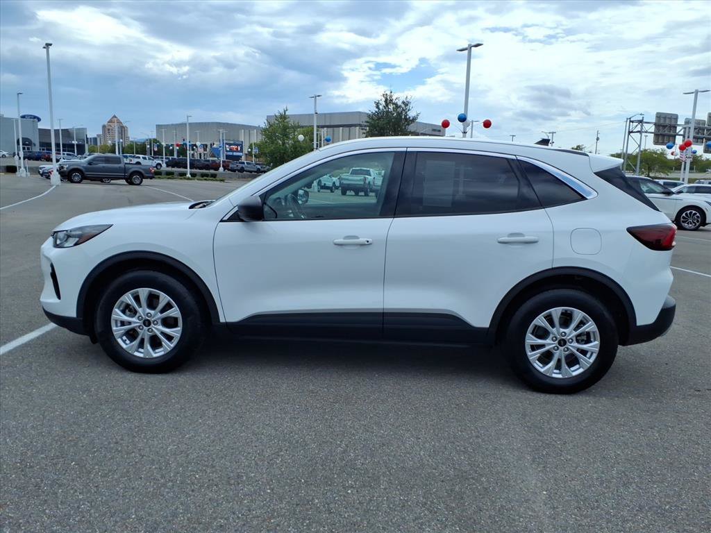 Certified 2023 Ford Escape Active AWD/4WD image 2
