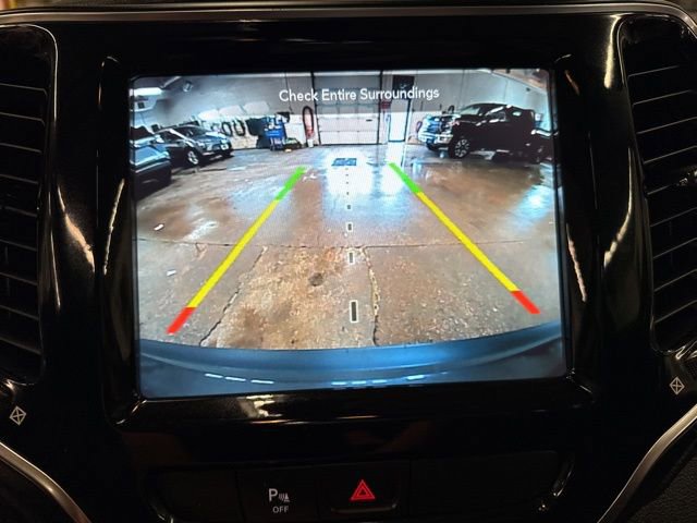 Used 2020 Jeep Cherokee Limited image 15