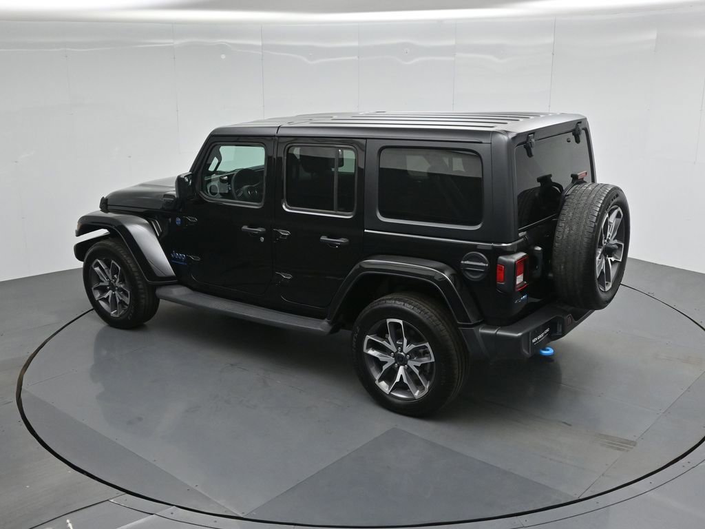 Used 2024 Jeep Wrangler Unlimited AWD/4WD image 41