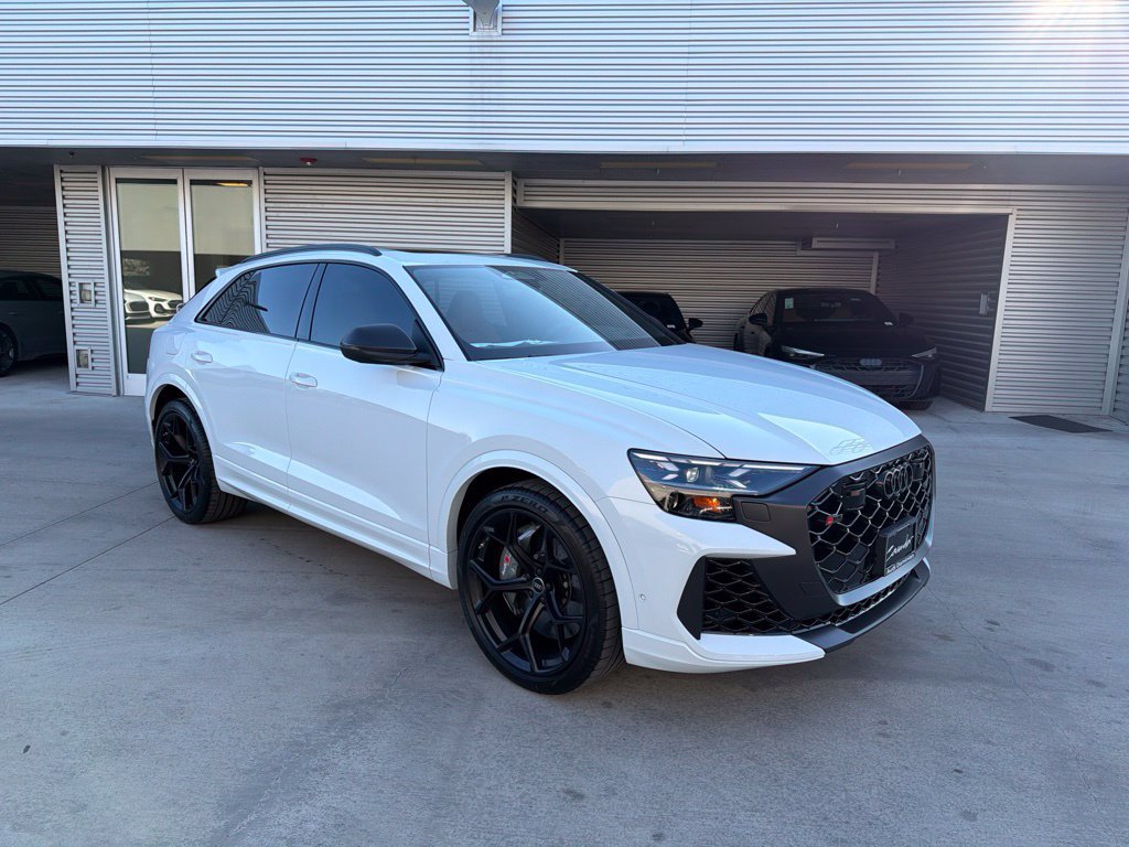 New 2027 Audi RS Q8 performance AWD/4WD image 3