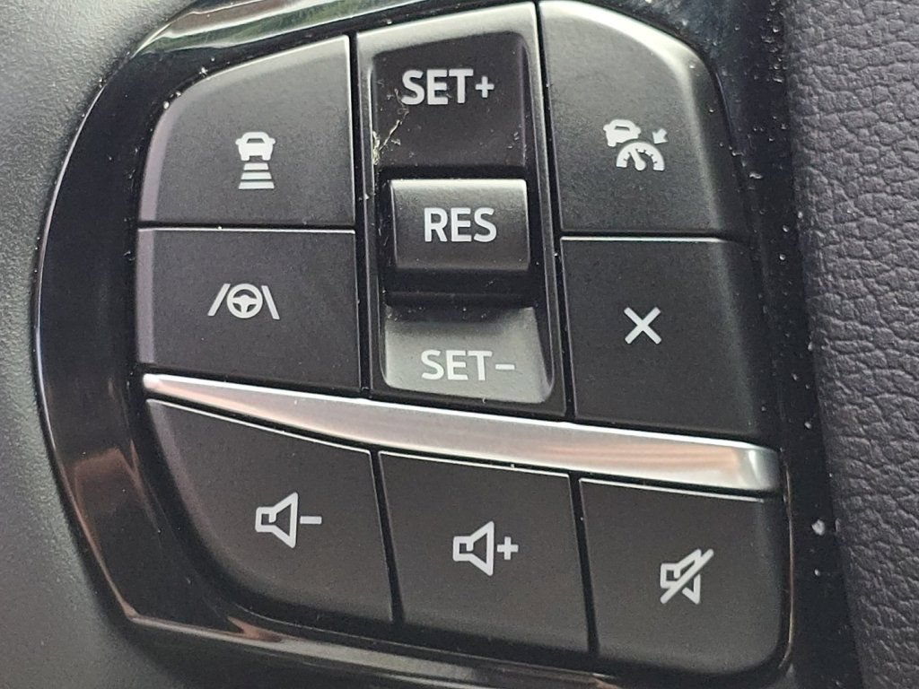 Used 2021 Ford Explorer Platinum w/ Premium Technology Package AWD/4WD image 37