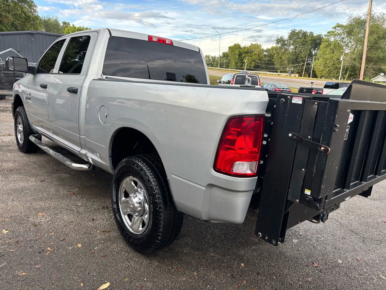Used 2016 RAM 3500 Tradesman w/ Chrome Appearance Group AWD/4WD image 5