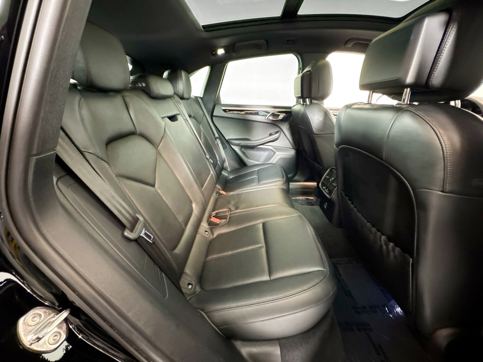 Certified 2024 Porsche Macan Turbo w/ Premium Plus Package image 23