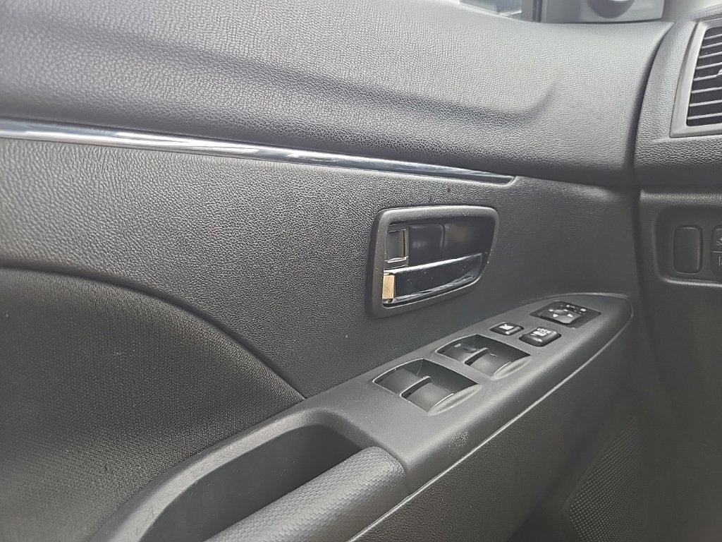 Used 2024 Mitsubishi Outlander Sport ES AWD/4WD image 19