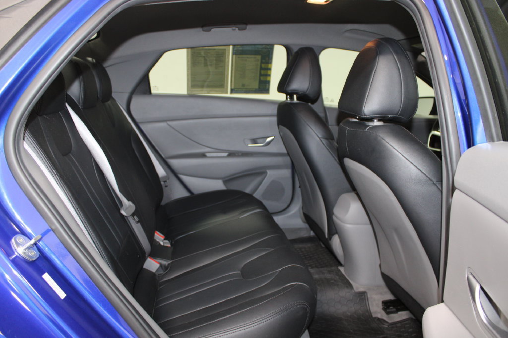 Used 2023 Hyundai Elantra SEL FWD image 28