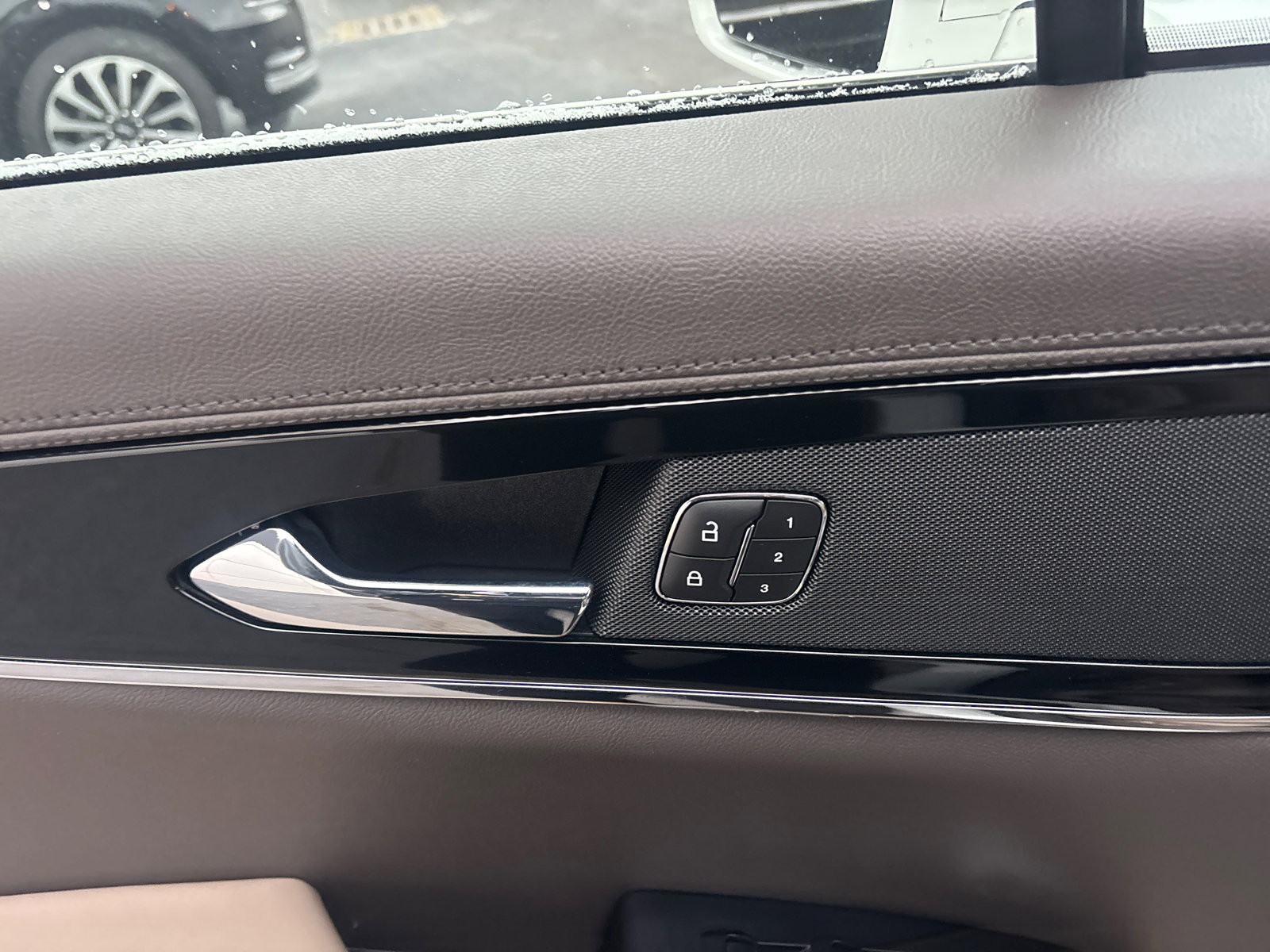 Certified 2023 Lincoln Nautilus FWD w/ Premium Package image 12