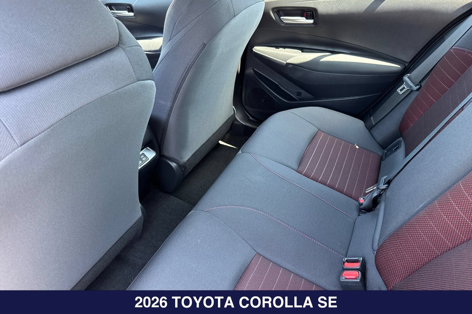 Used 2026 Toyota Corolla SE FWD image 13