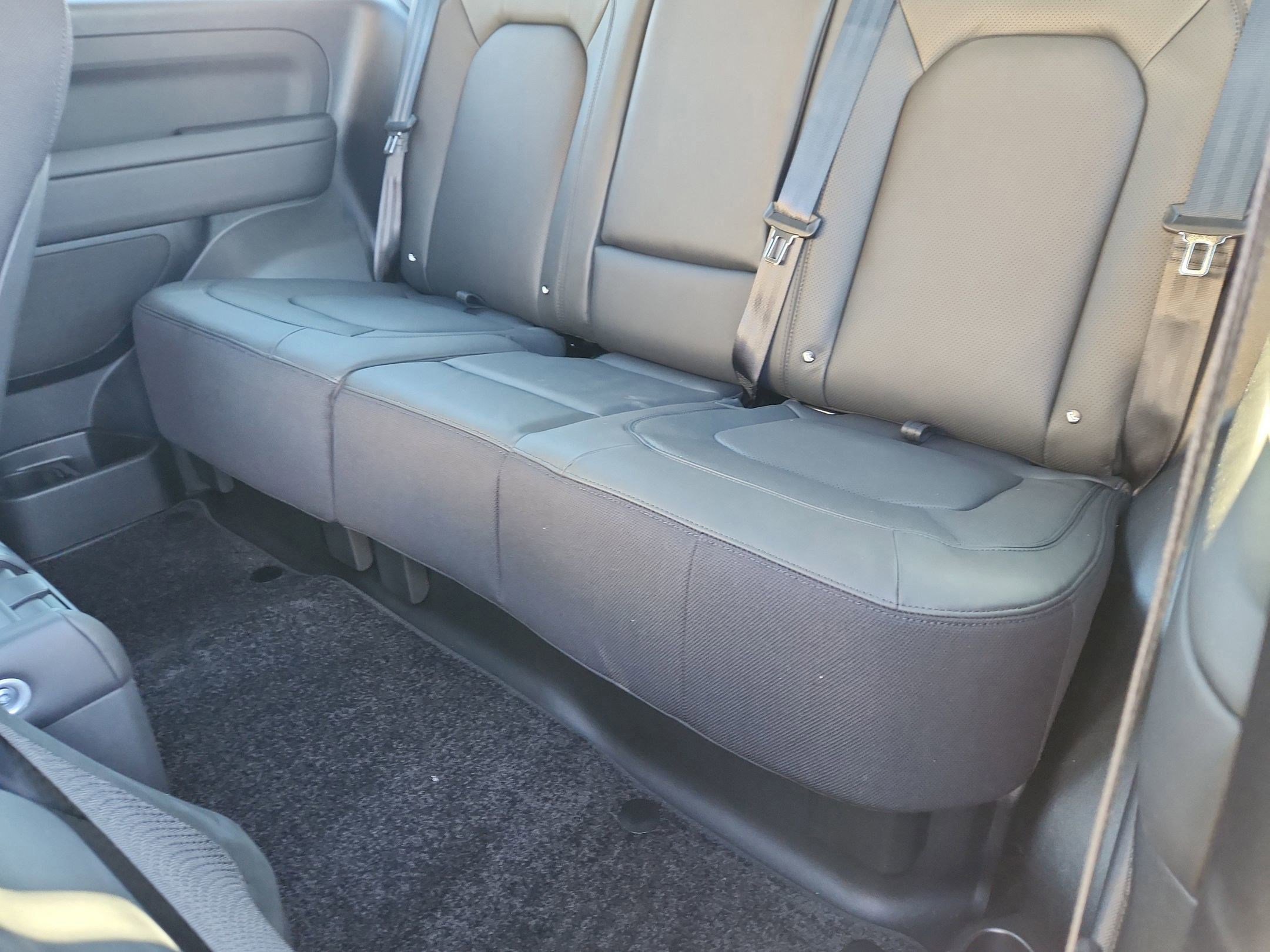 New 2026 Land Rover Defender 90 V8 image 30