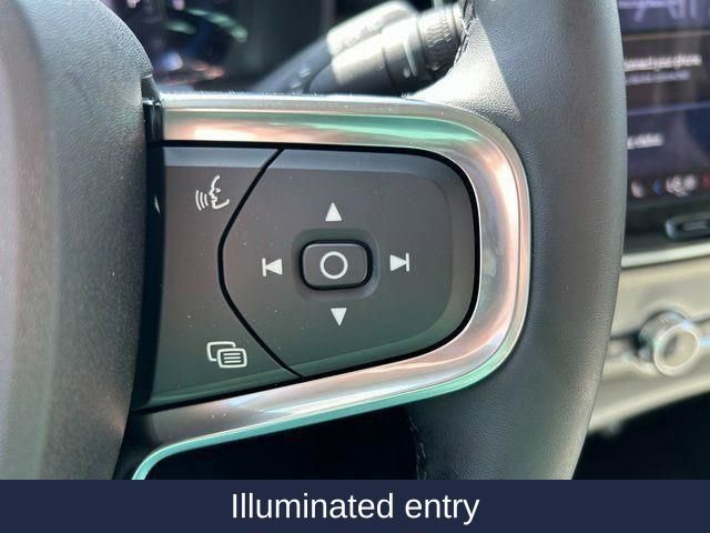 New 2025 Volvo XC40 B5 Ultra w/ Protection Package image 29