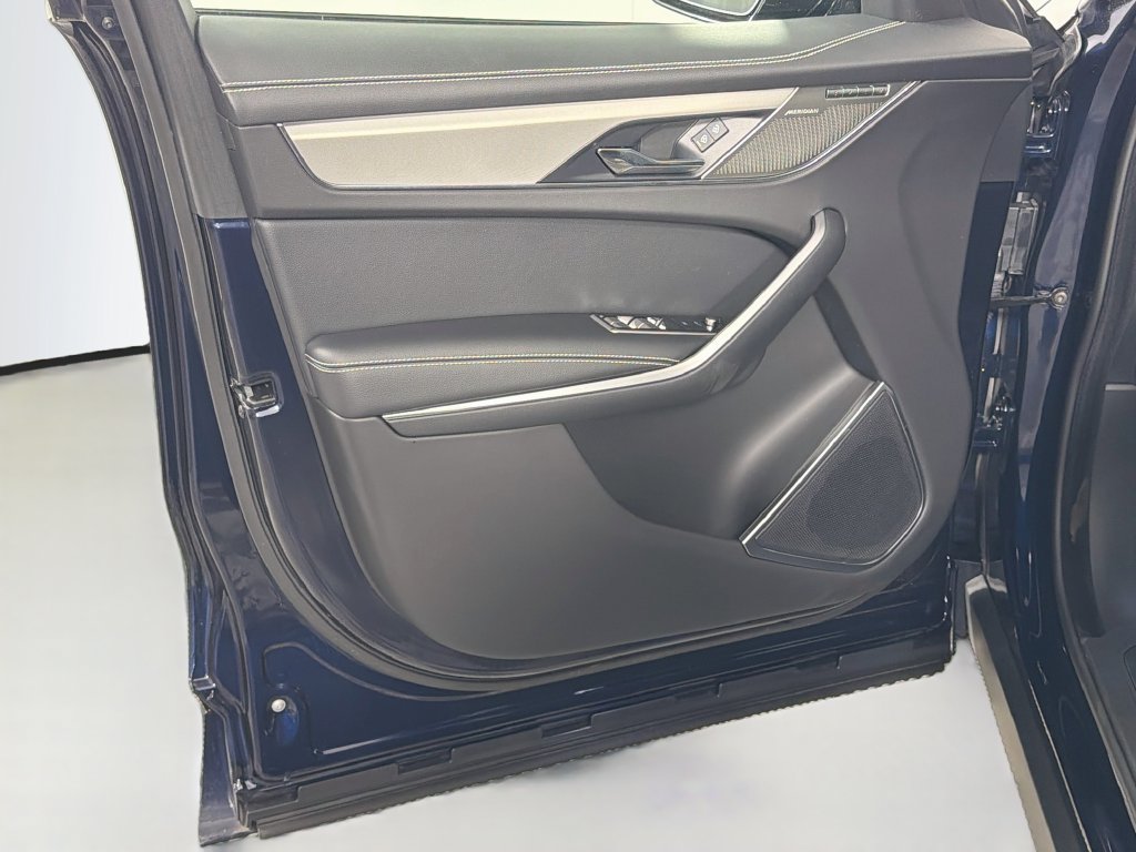 Certified 2026 Jaguar F-PACE R-Dynamic S AWD/4WD image 18