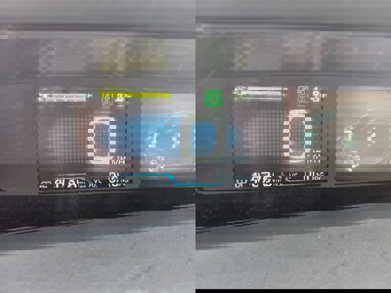 Used 2020 Toyota Prius LE image 9