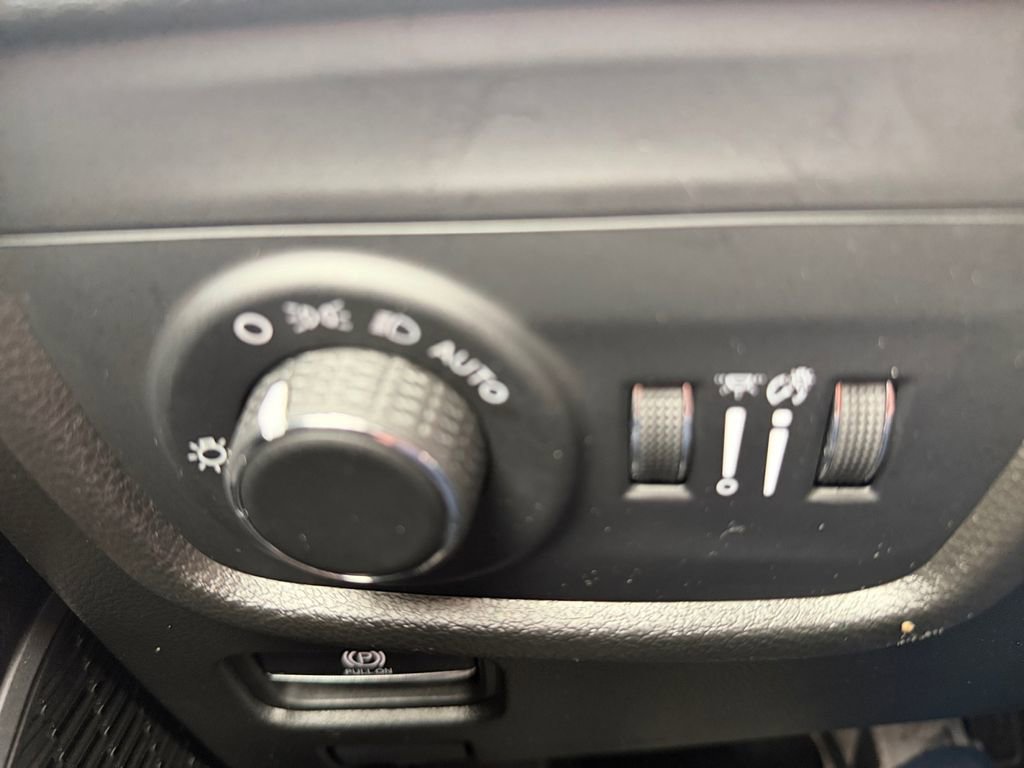 Used 2022 Jeep Grand Cherokee Altitude image 18