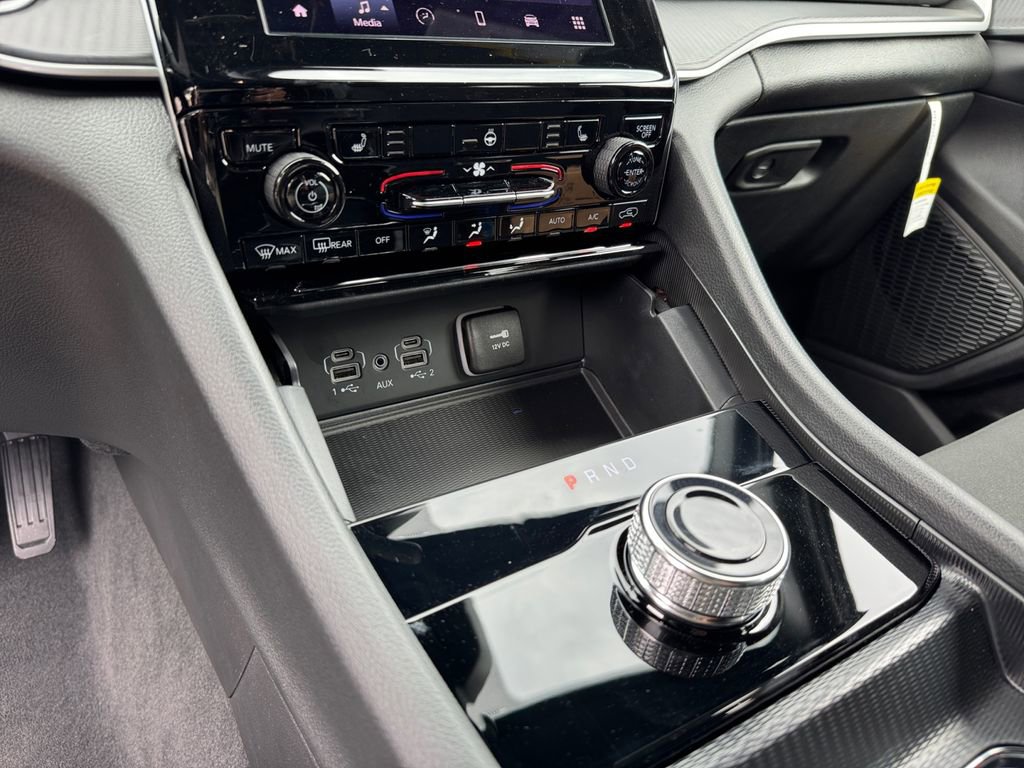 New 2025 Jeep Grand Cherokee L Laredo w/ Luxury Tech Group I image 26