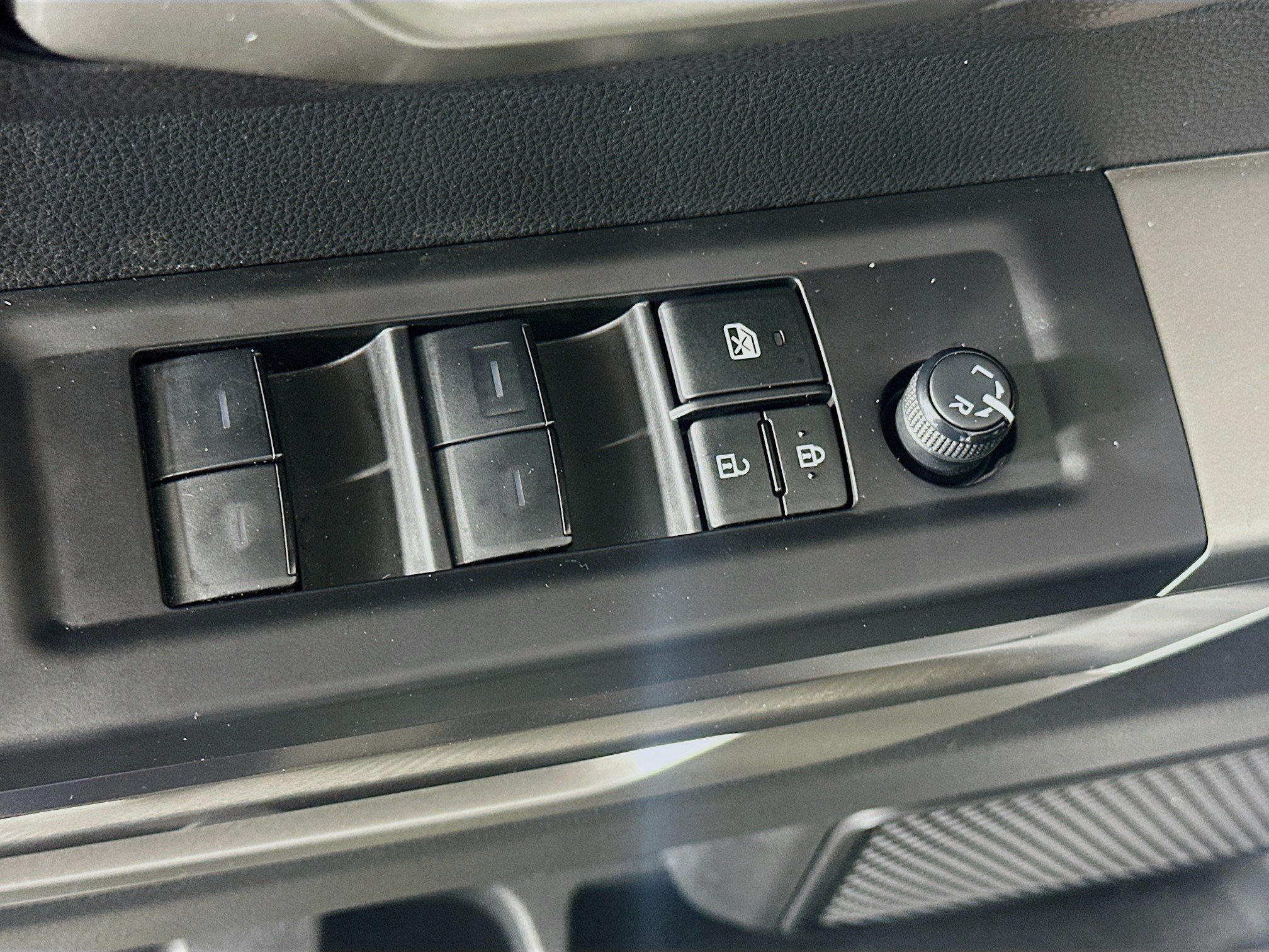 Used 2023 Toyota Tundra SR5 w/ SR5 Convenience Package AWD/4WD image 15