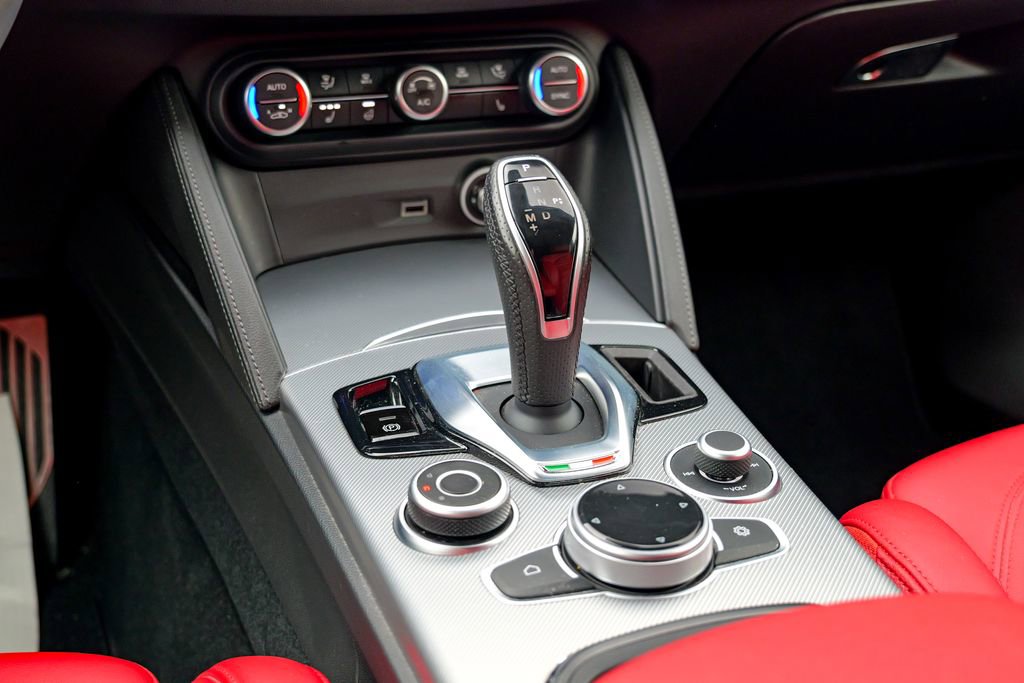 Used 2024 Alfa Romeo Stelvio Ti w/ Performance Driving Package image 54