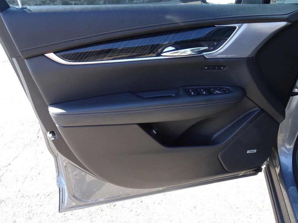 Used 2021 Cadillac XT6 Premium Luxury image 9