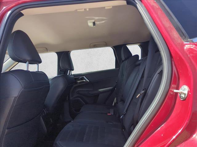 Used 2024 Mitsubishi Outlander SE image 15