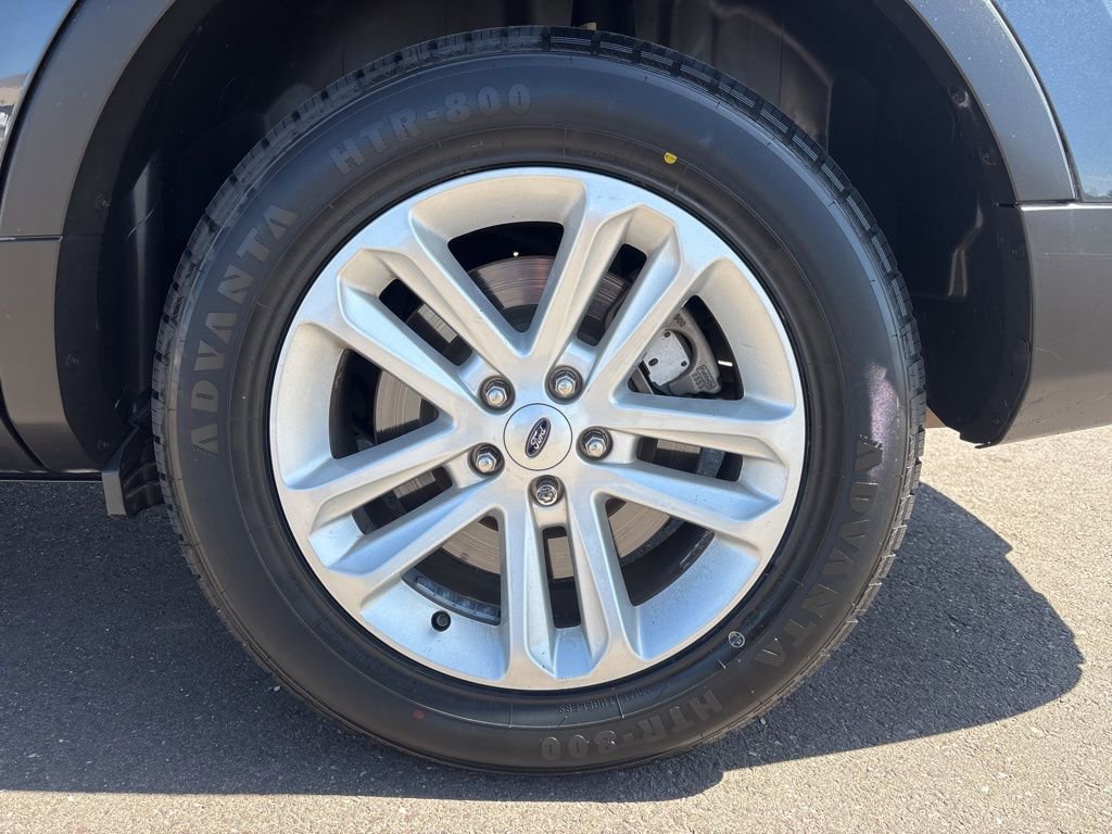 Used 2017 Ford Explorer XLT w/ Equipment Group 202A FWD image 38