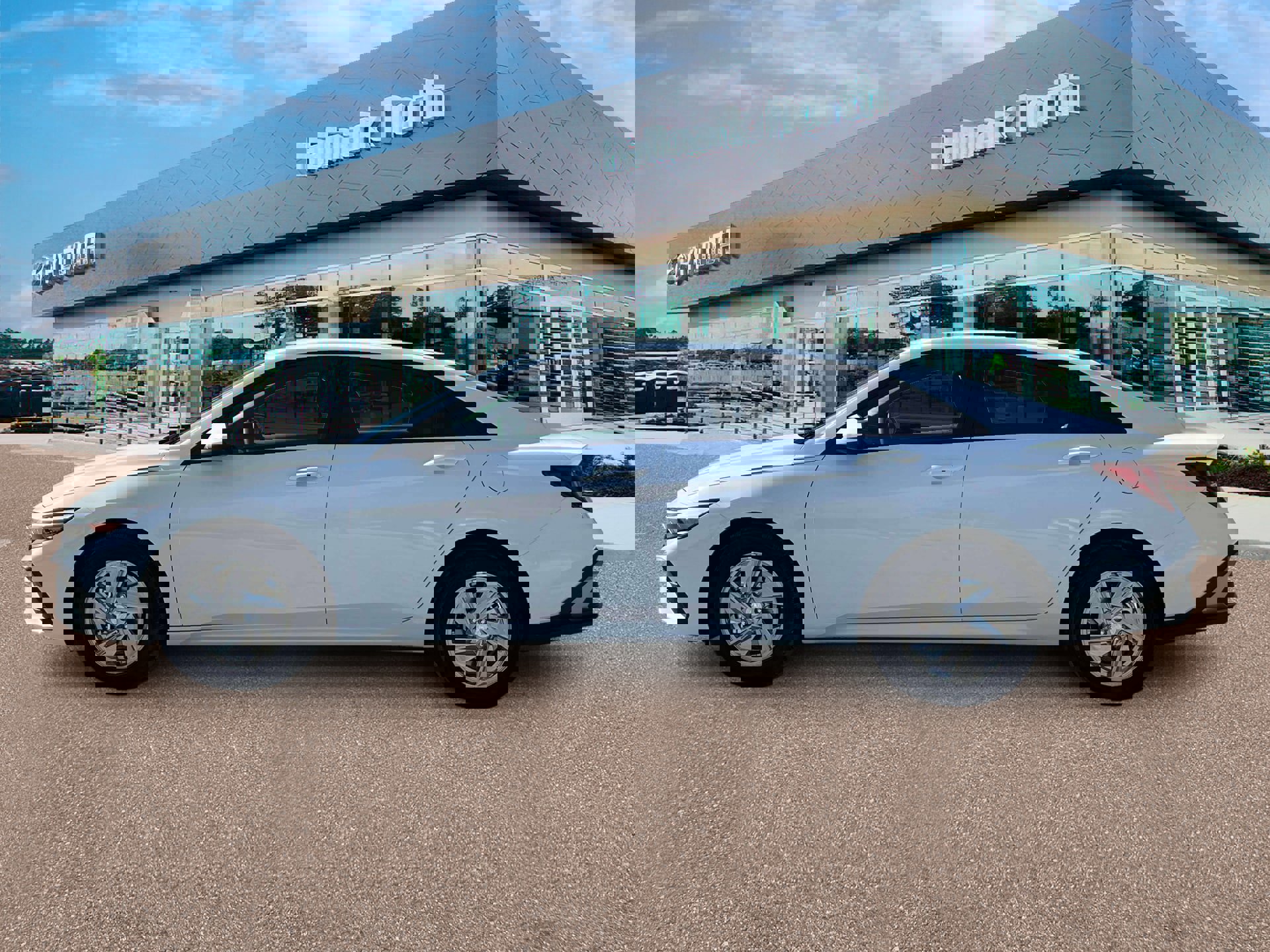 New 2025 Hyundai Elantra SE w/ Cargo Package image 3