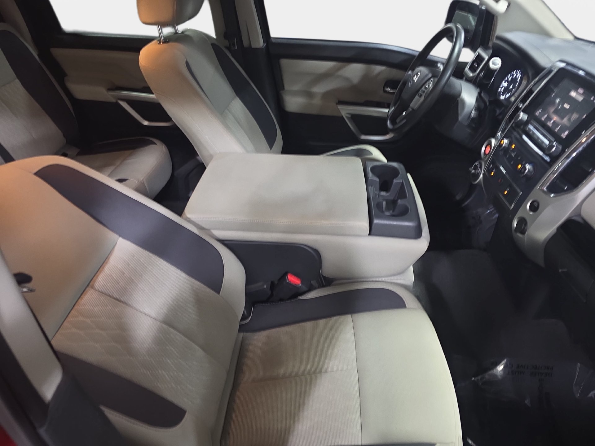 Used 2021 Nissan Titan SV w/ Accessory Utility Package AWD/4WD image 10