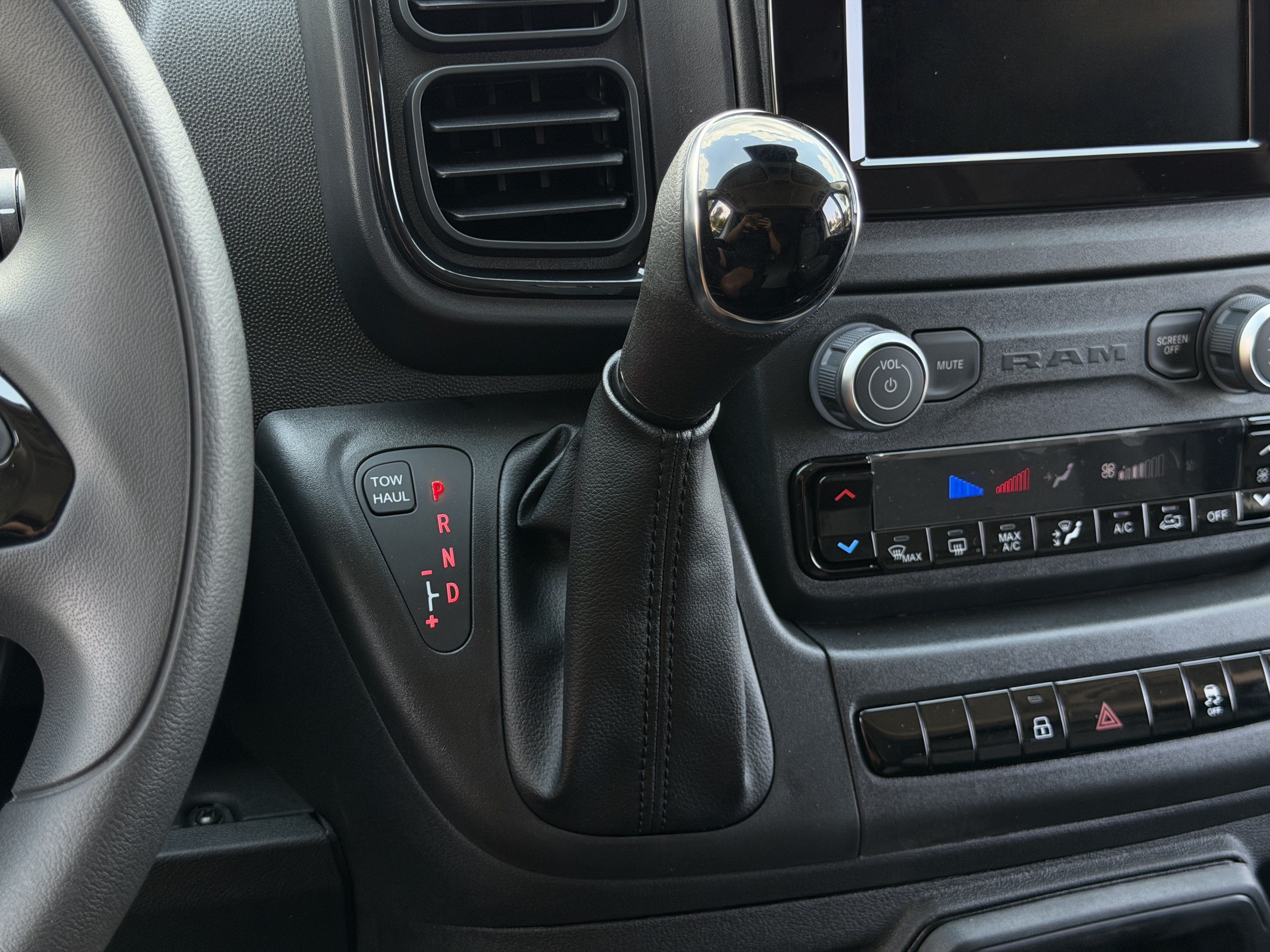 New 2026 RAM ProMaster 2500 w/ Convenience Group FWD image 26
