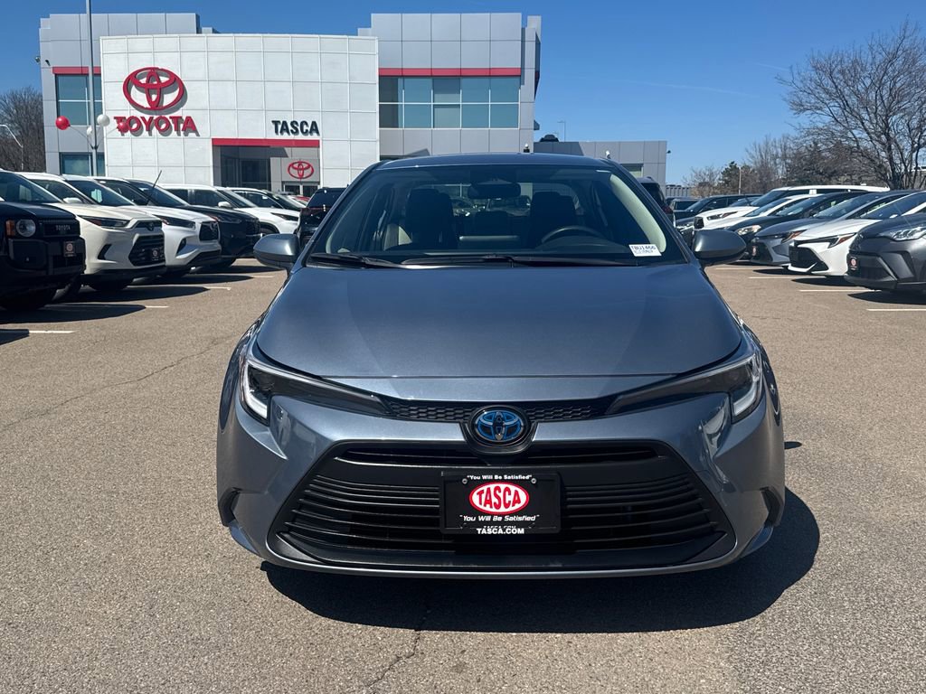 Used 2025 Toyota Corolla LE video 2