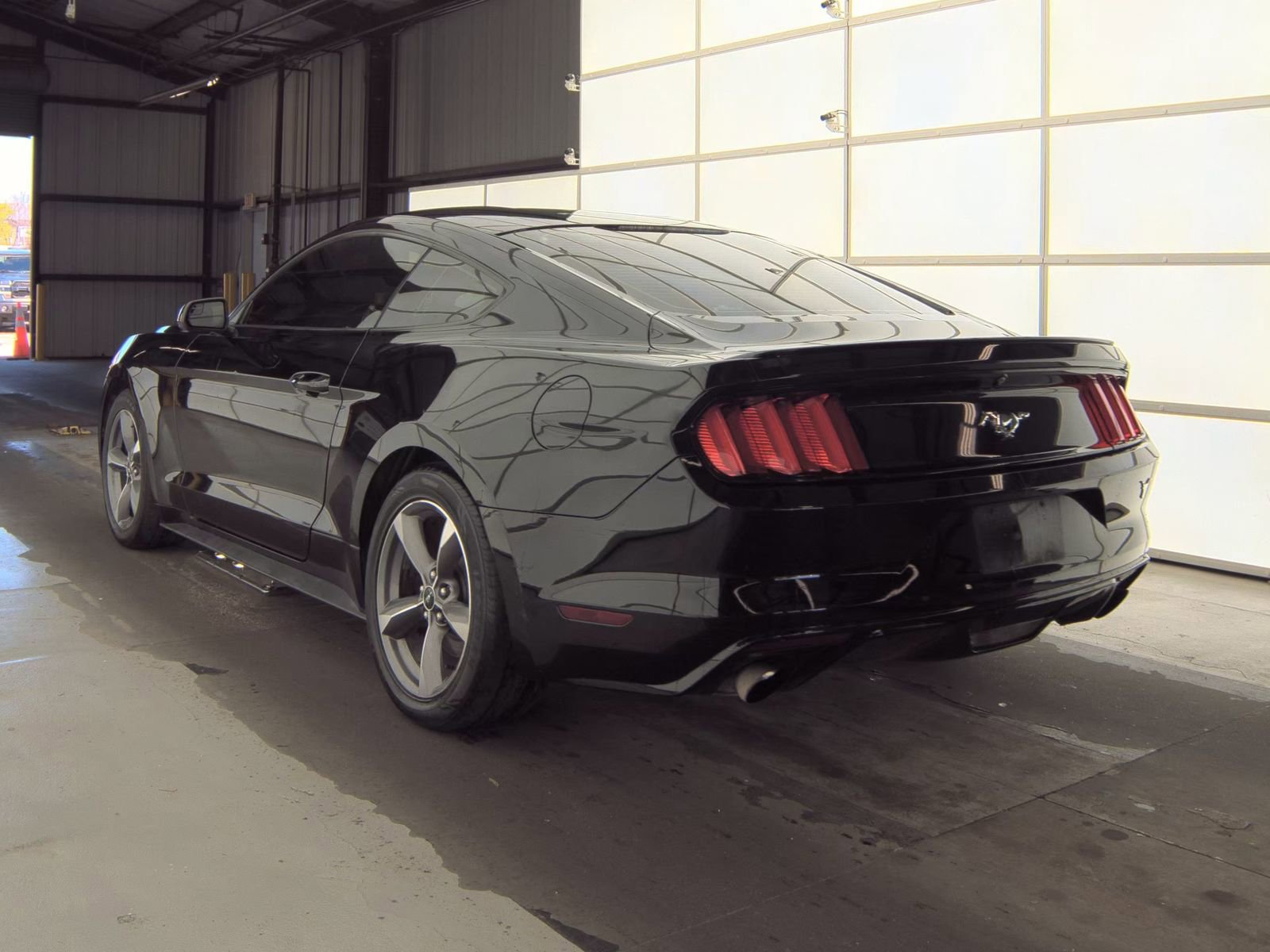 Used 2017 Ford Mustang EcoBoost image 13