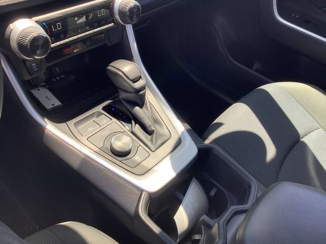 Used 2022 Toyota RAV4 LE AWD/4WD image 18