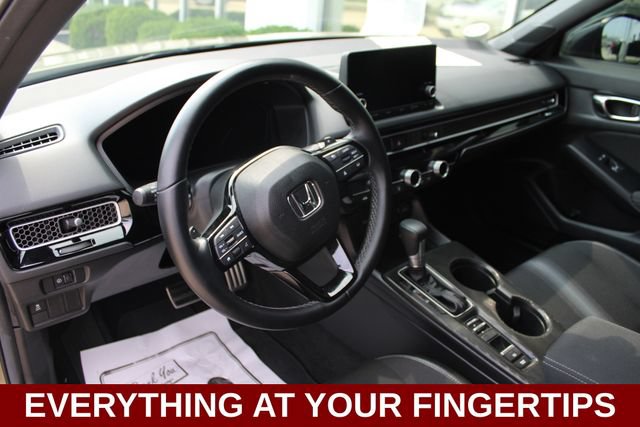 Used 2025 Honda Civic Sport image 2