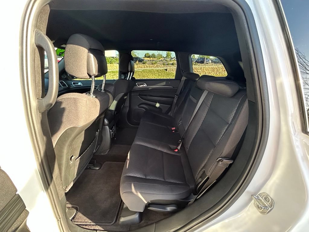 Used 2019 Jeep Grand Cherokee Laredo AWD/4WD image 25