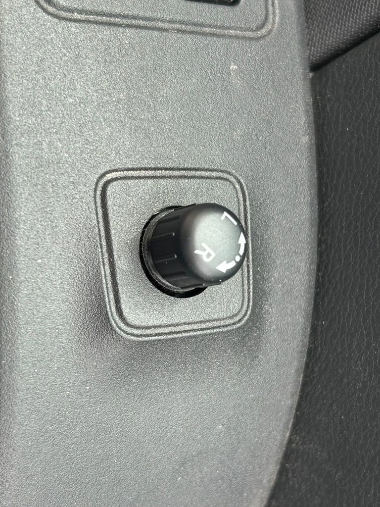 Used 2024 Nissan Frontier SV RWD image 21
