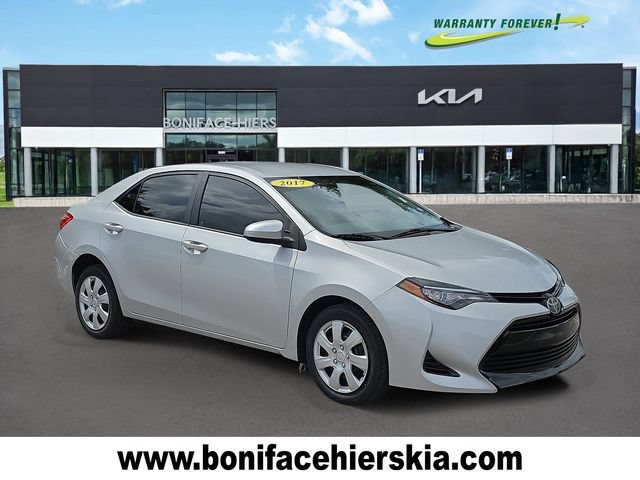 Used 2017 Toyota Corolla LE FWD image 1