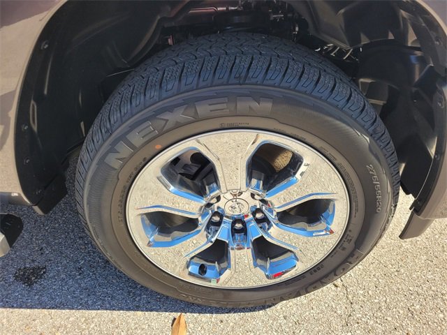 New 2026 RAM 1500 4x4 Crew Cab image 19