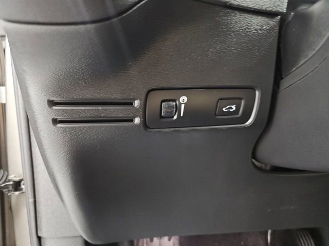 Used 2020 Volvo XC40 T5 Inscription w/ Protection Package AWD/4WD image 17
